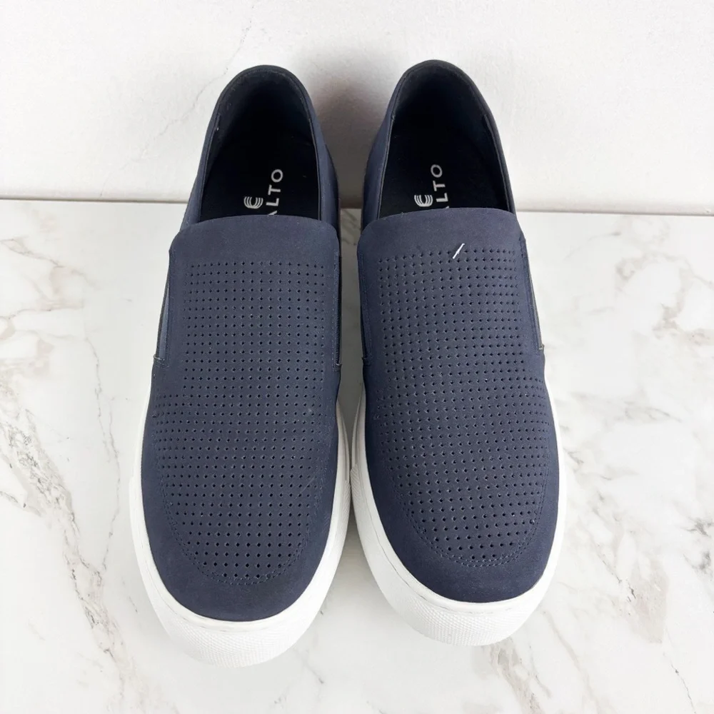 Calto Men’s Invisible Height Increasing Sneaker Shoes Sz 11