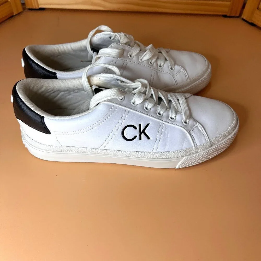 Calvin Klein *fits true