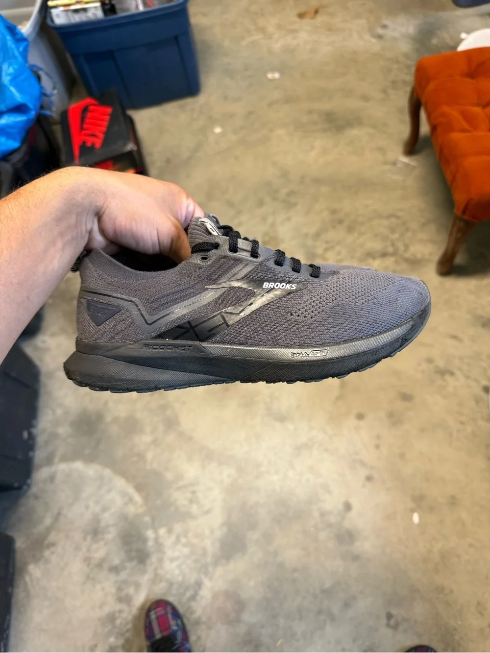 Brooks ricochet gray