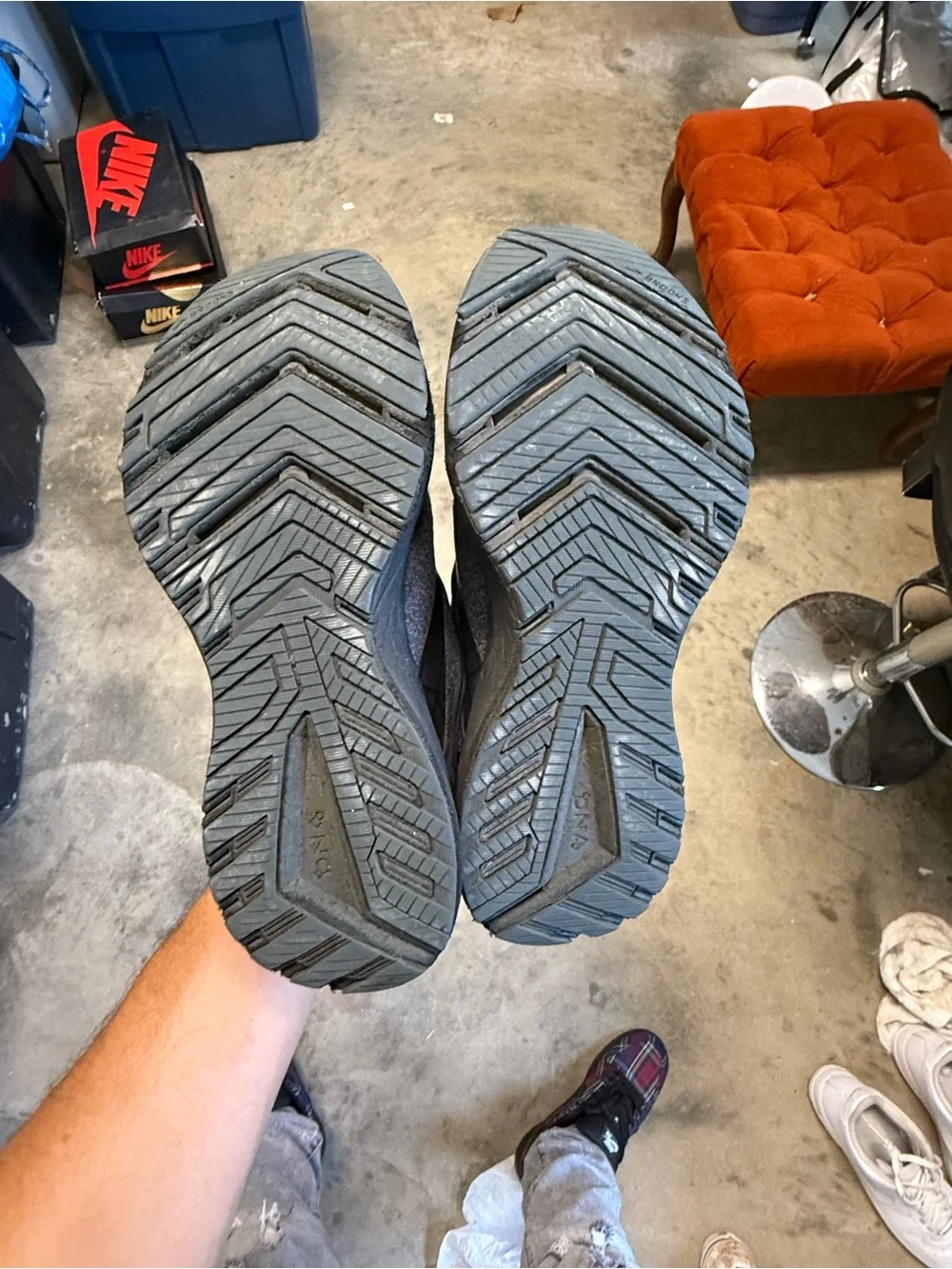 Brooks ricochet gray