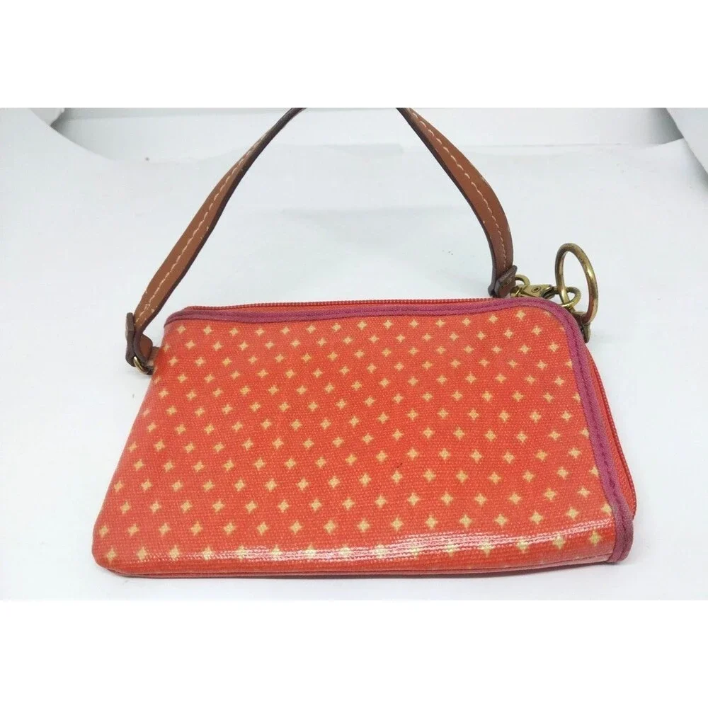 Fossil this clutch