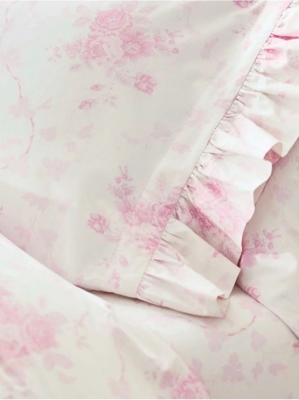 LoveShackFancy bedroom bow stylish