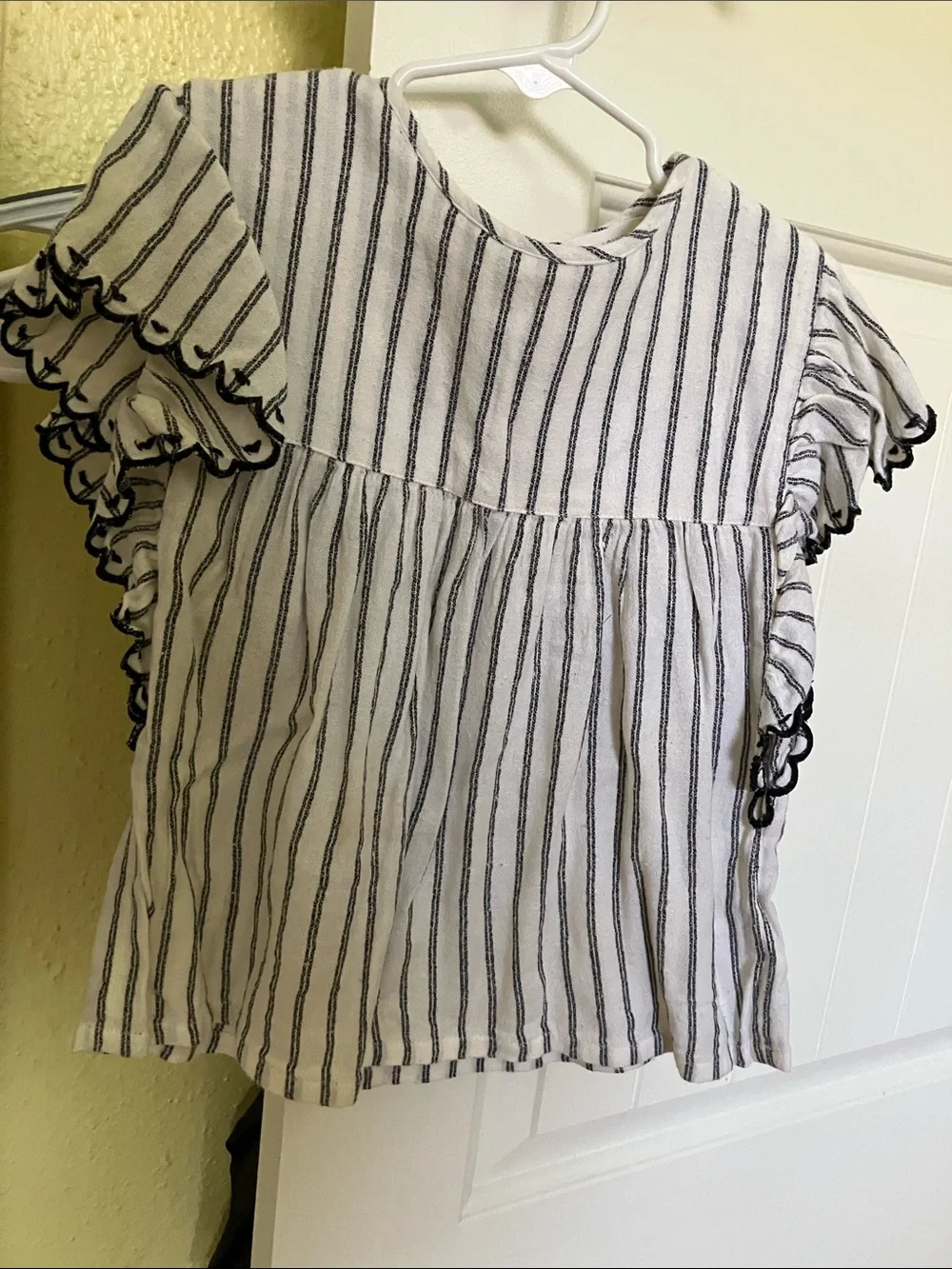 Girls' White & Black Striped Ruffle Sleeve Top