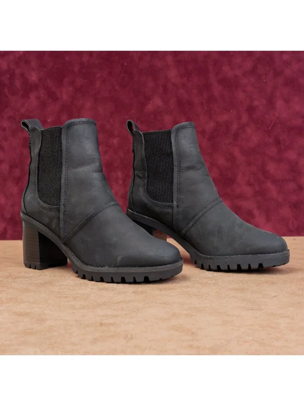 UGG Women Hazel Black Leather Slip-on Cushioned Cozy Chelsea Boots sz 6.5