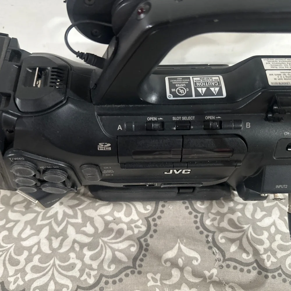 JVC GY-HM750U Camcorder Body Pro HD Solid State HM750 Camera w/ Canon