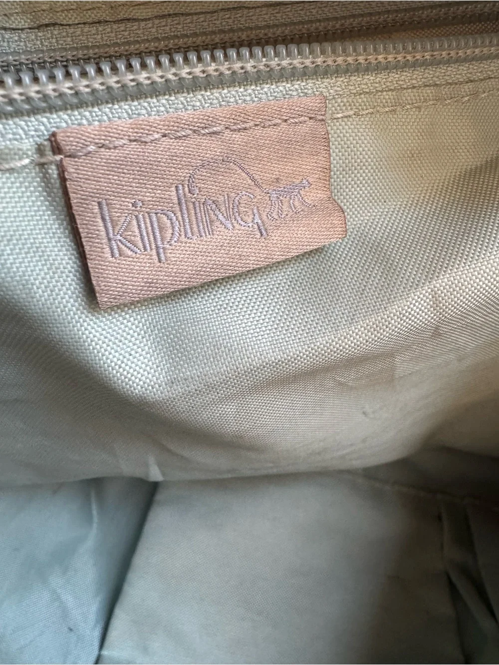Kipling fair hard