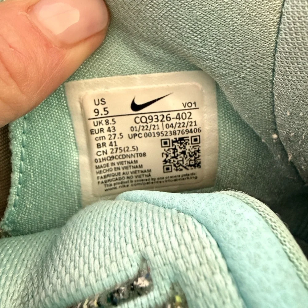 Nike Kyrie 7 Basketball Shoes Teal Mint Green Glitter Swoosh Men’s Size 9.5