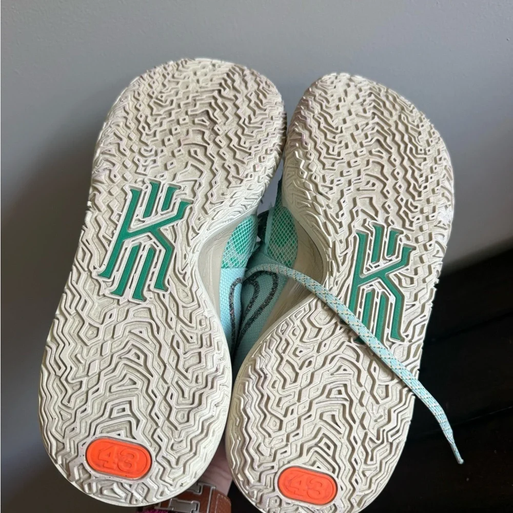 Nike Kyrie 7 Basketball Shoes Teal Mint Green Glitter Swoosh Men’s Size 9.5