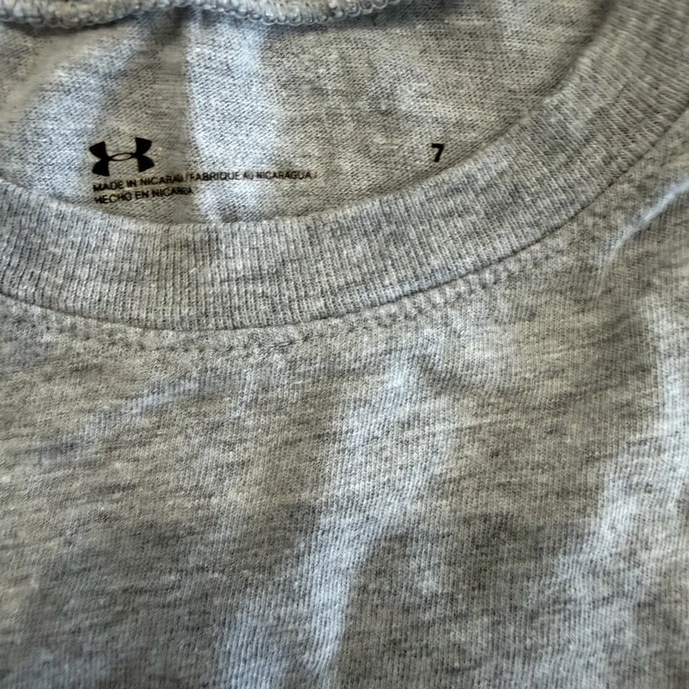 Under Armour Heather Gray T-Shirt with Striped Logo (7)