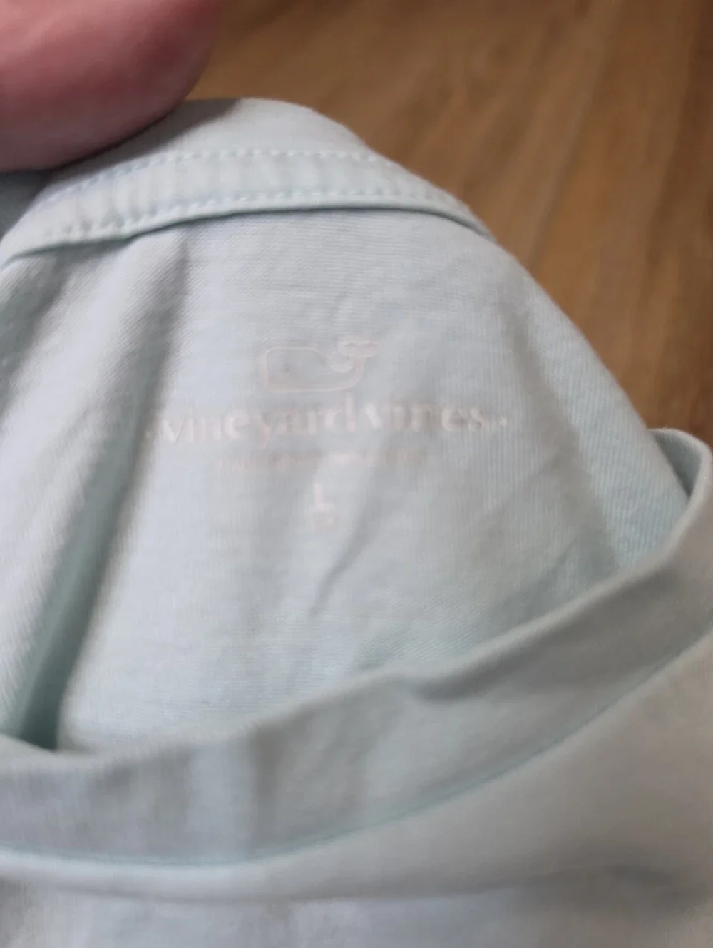 Vineyard Vines graphic light classic
