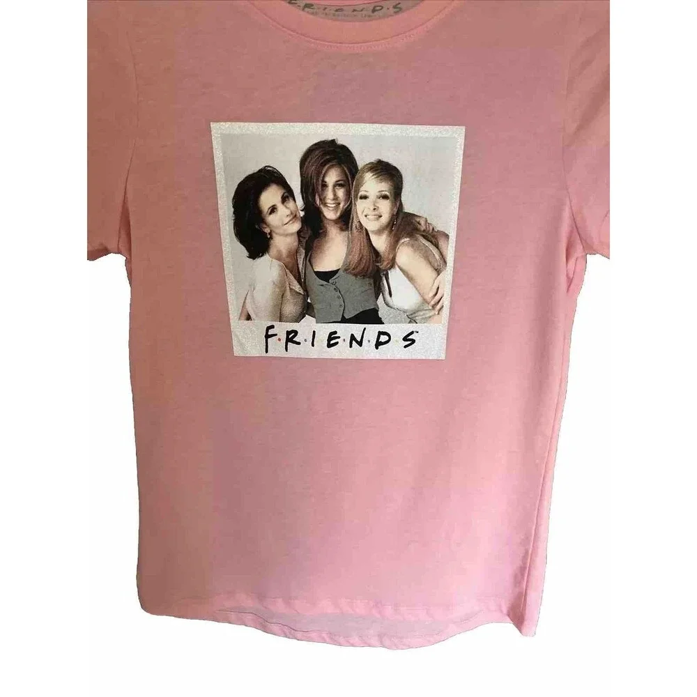 F.R.I.E.N.D.S pink features