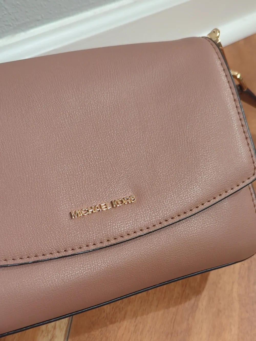 Michael Kors inner width