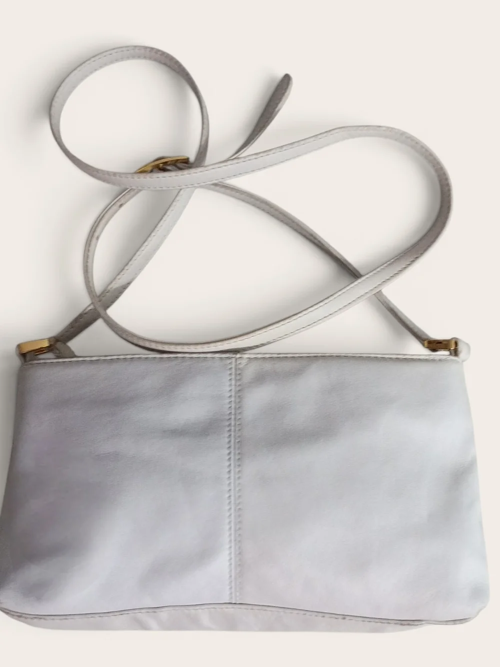 Etienne Aigner compact white