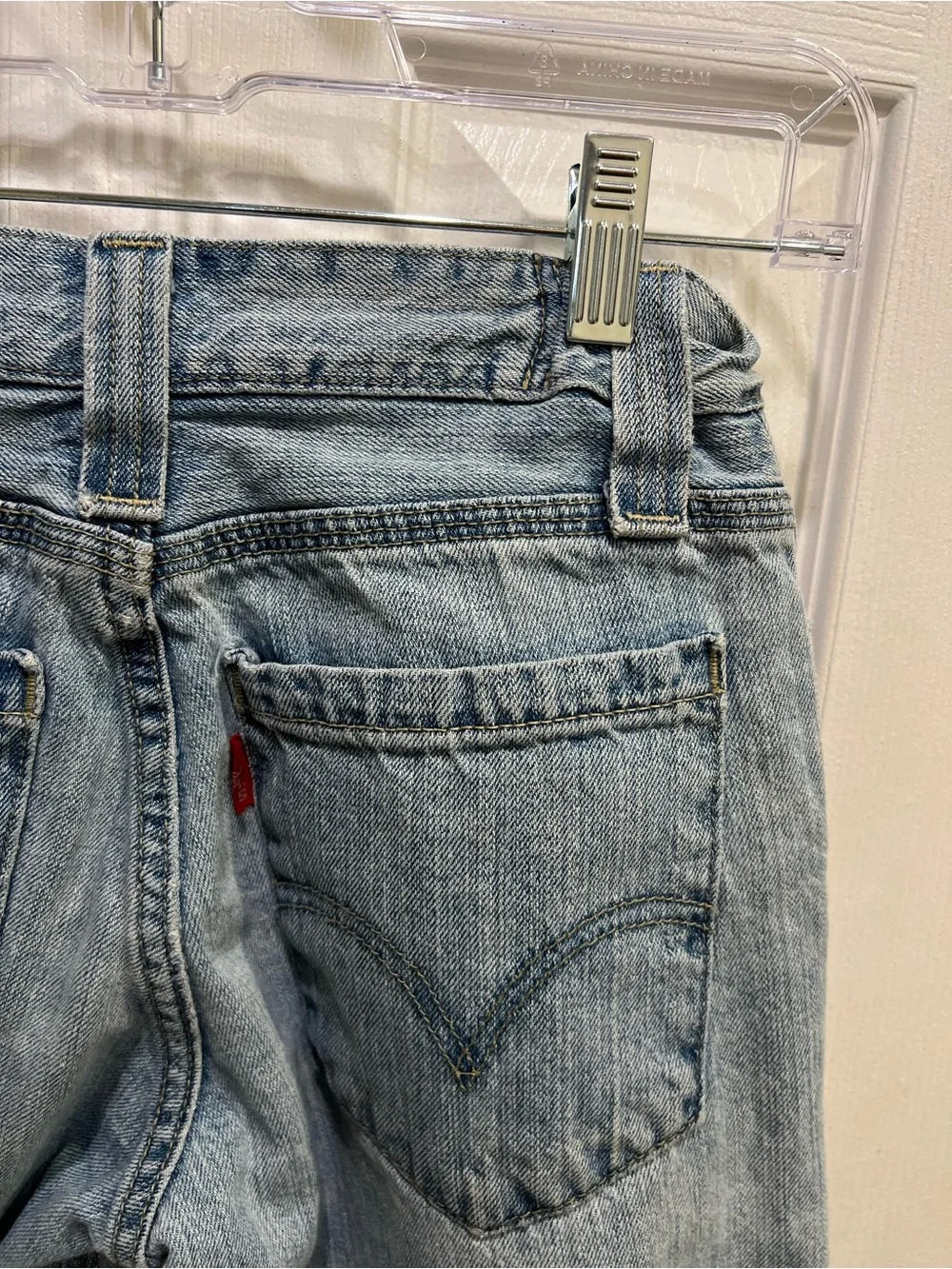 Levis relaxed fit