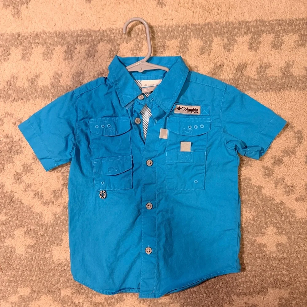 Columbia casual button