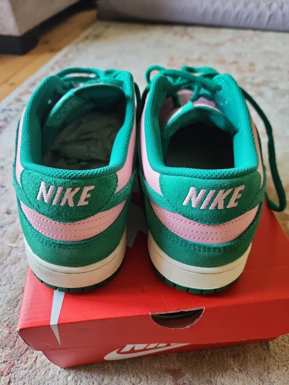 Nike low top