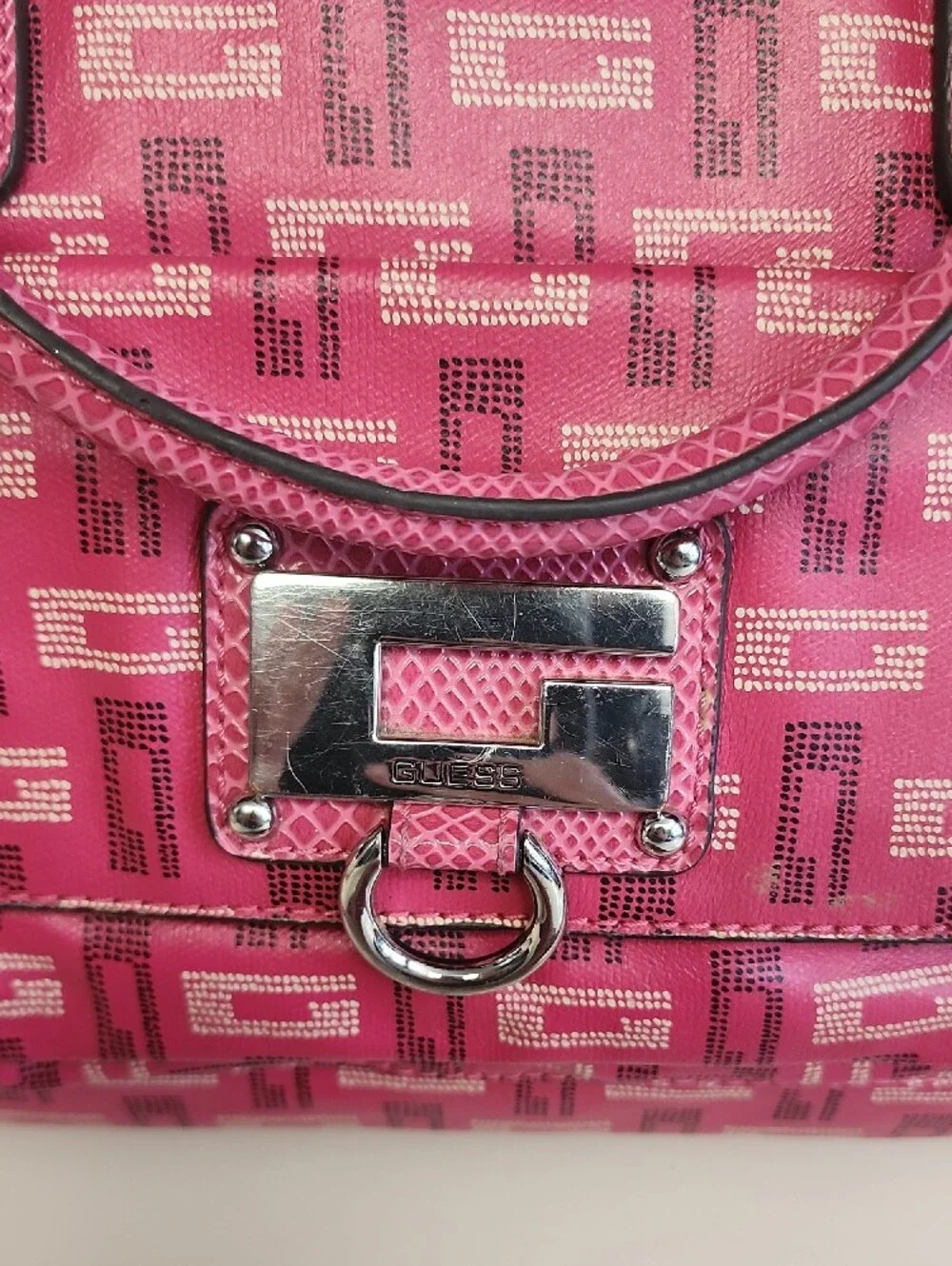 Guess bold pink