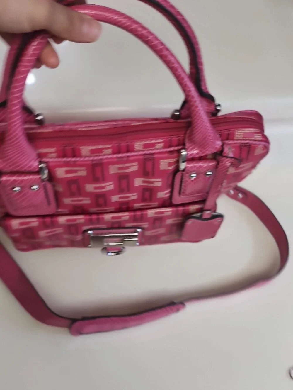 Guess bold pink