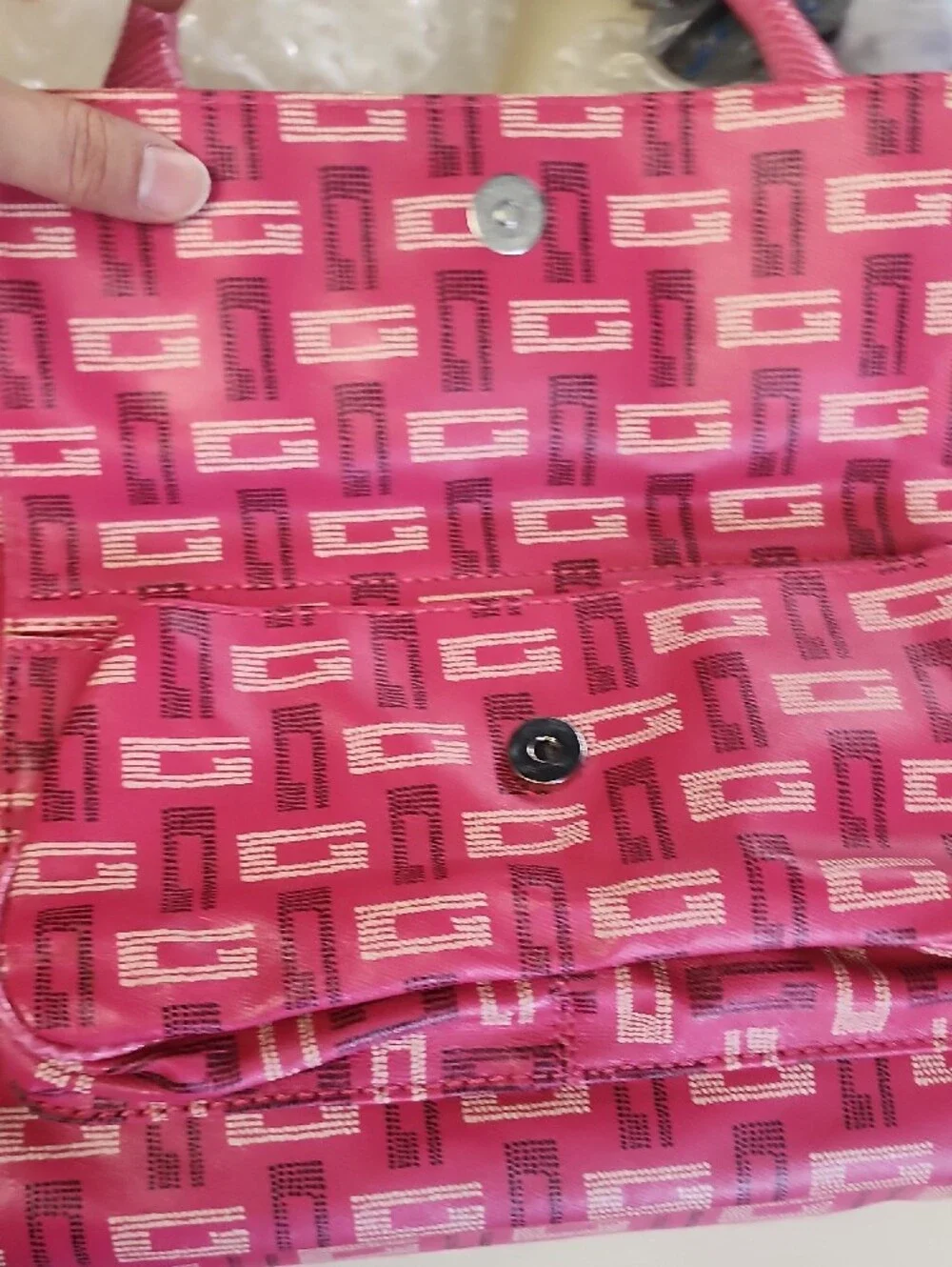 Guess bold pink