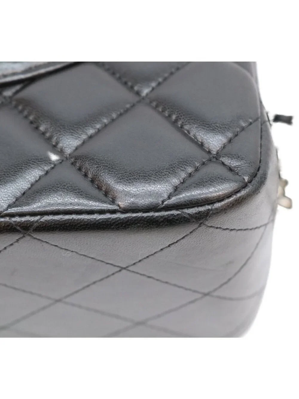 CHANEL status free wear