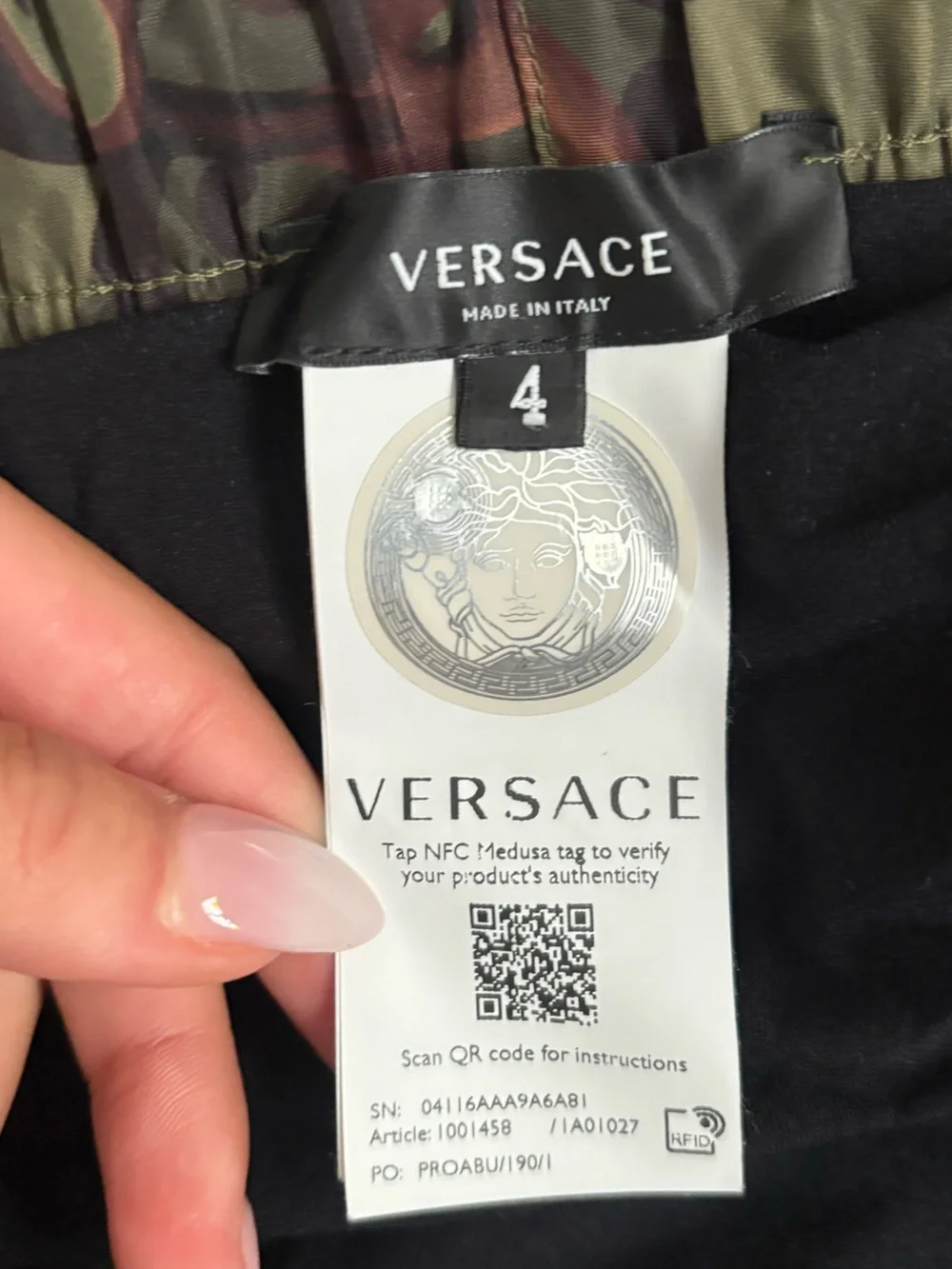 Versace hem branding