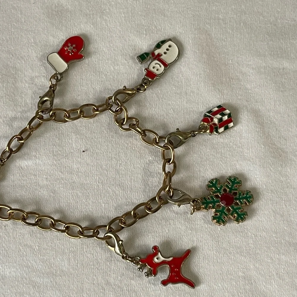 Vintage Christmas charm bracelet, gold tone, removable, charms