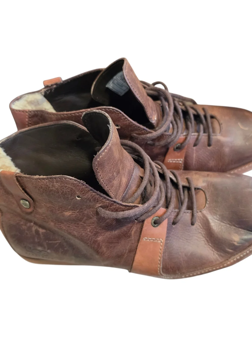 UGG Men's Brown Leather Chukka Boots with Lace-Up Closure