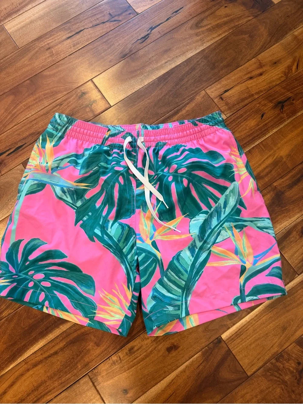 chubbies Pink and Teal Tropical Swim Trunks men's large never worn