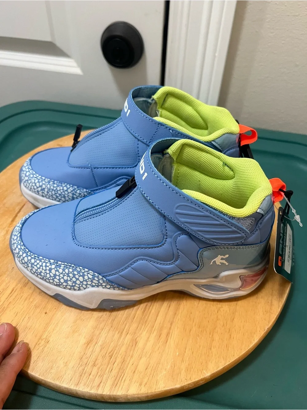 And1 youth athletic