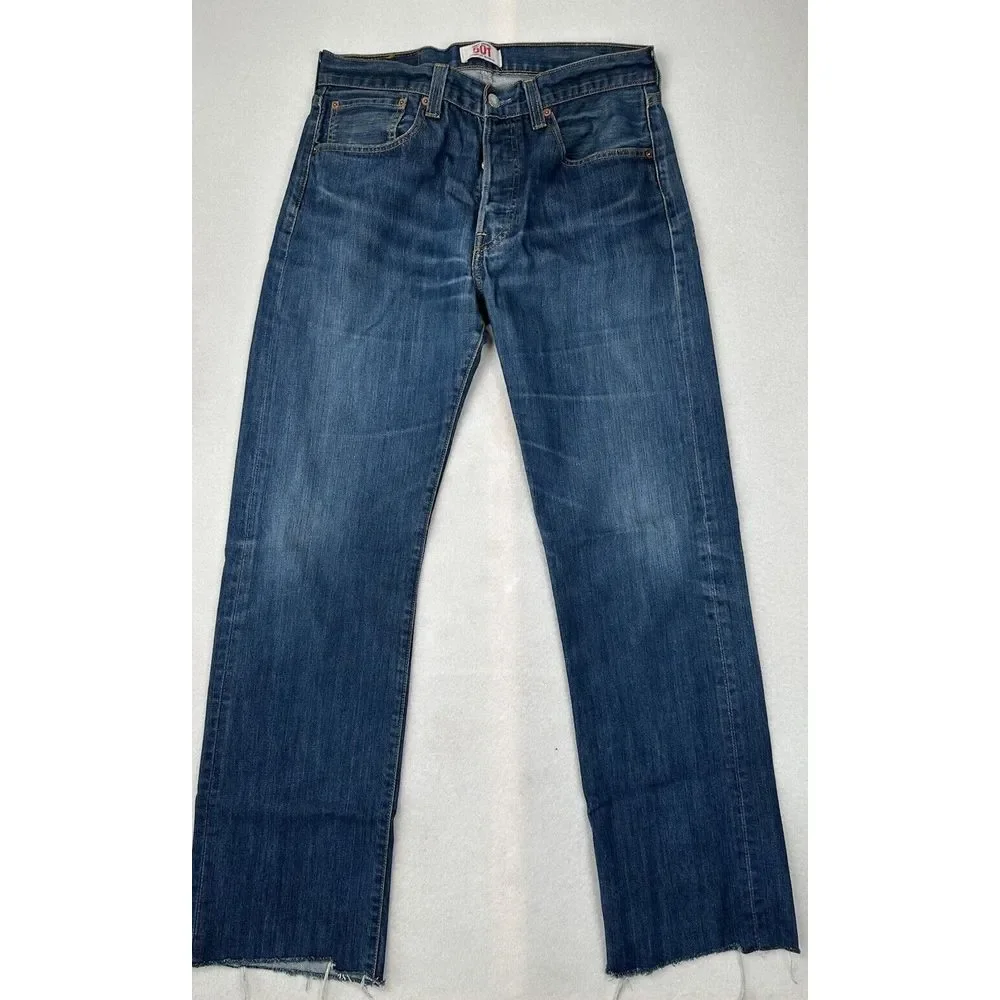 Levis reposhing this