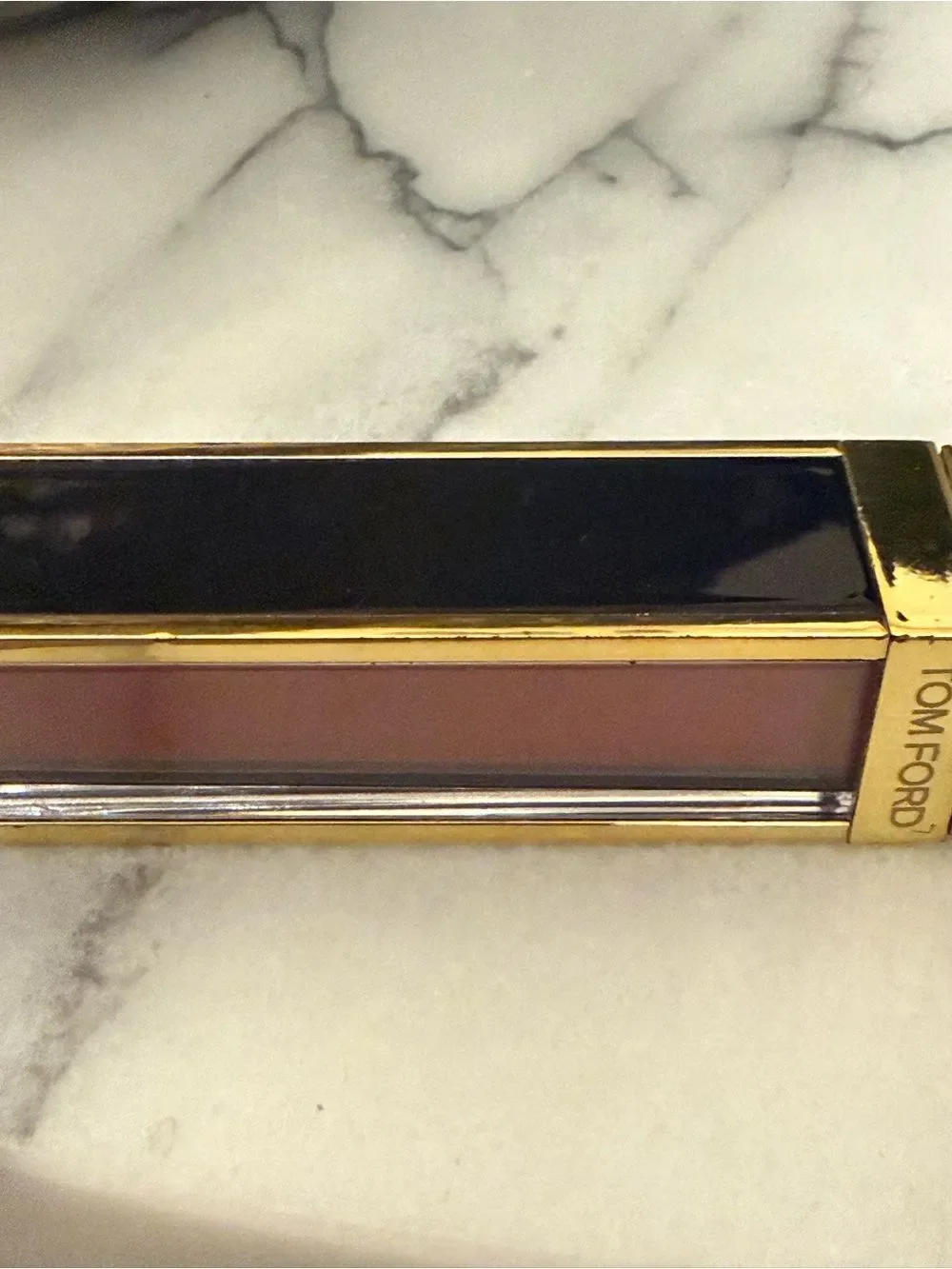 TOM FORD Gloss Luxe Lip Gloss in Inhibition