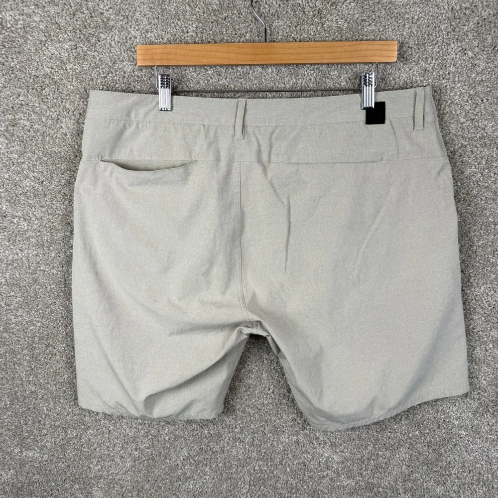 Vuori aim shorts
