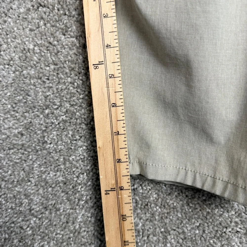 Vuori aim shorts