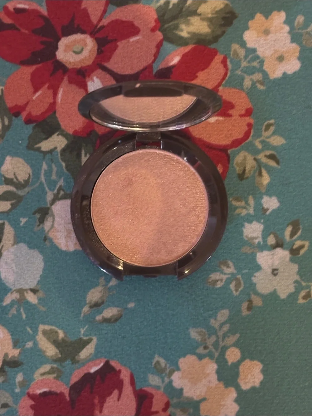 BECCA opal powder