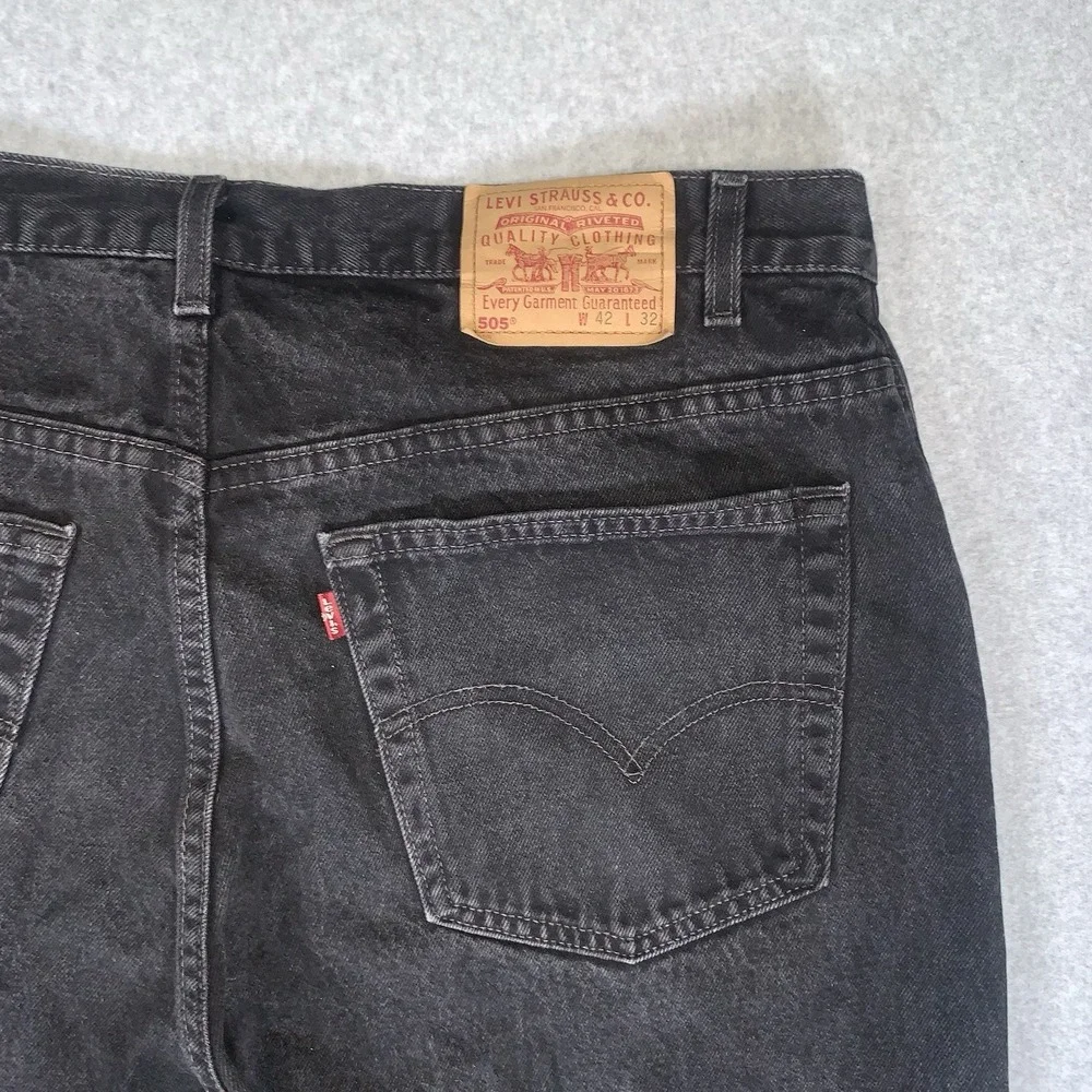 Levis please if