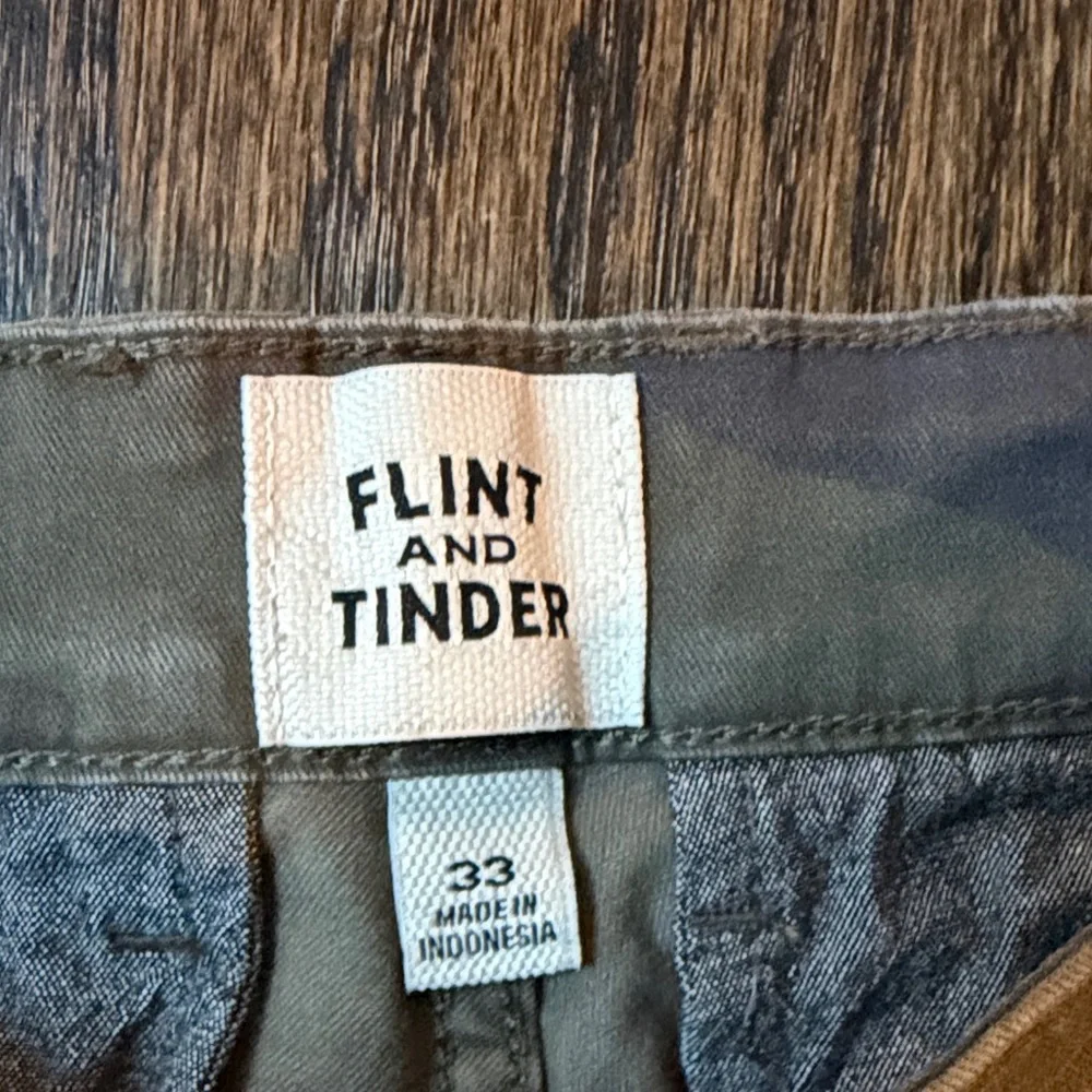 Flint and Tinder Men's Camo Cotton Shorts - Green Camo