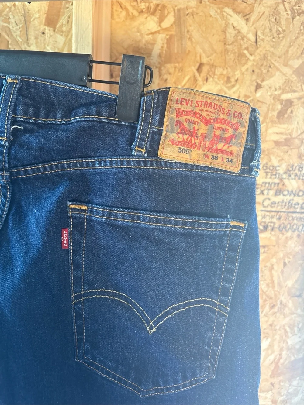 Levis straight leg