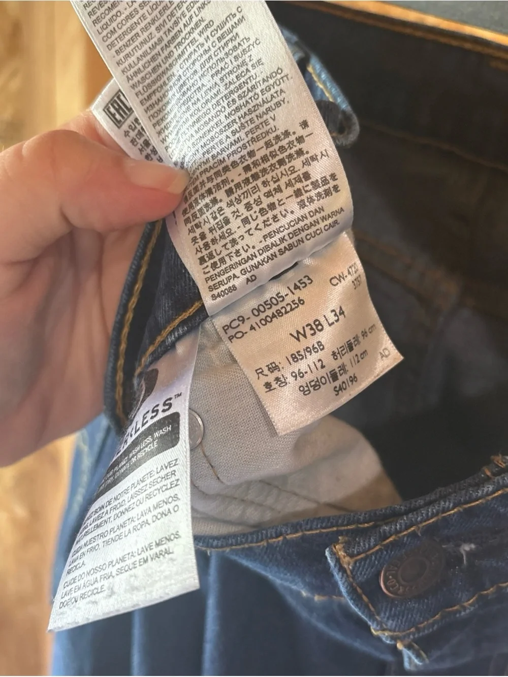 Levis straight leg