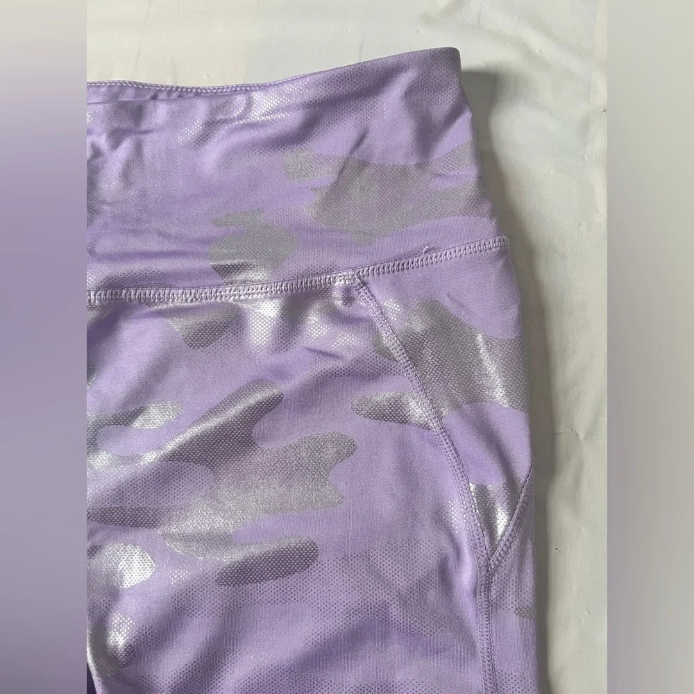 Refuge Lavender camo leggings metallic shiny back zip pocket Junior girl's  L