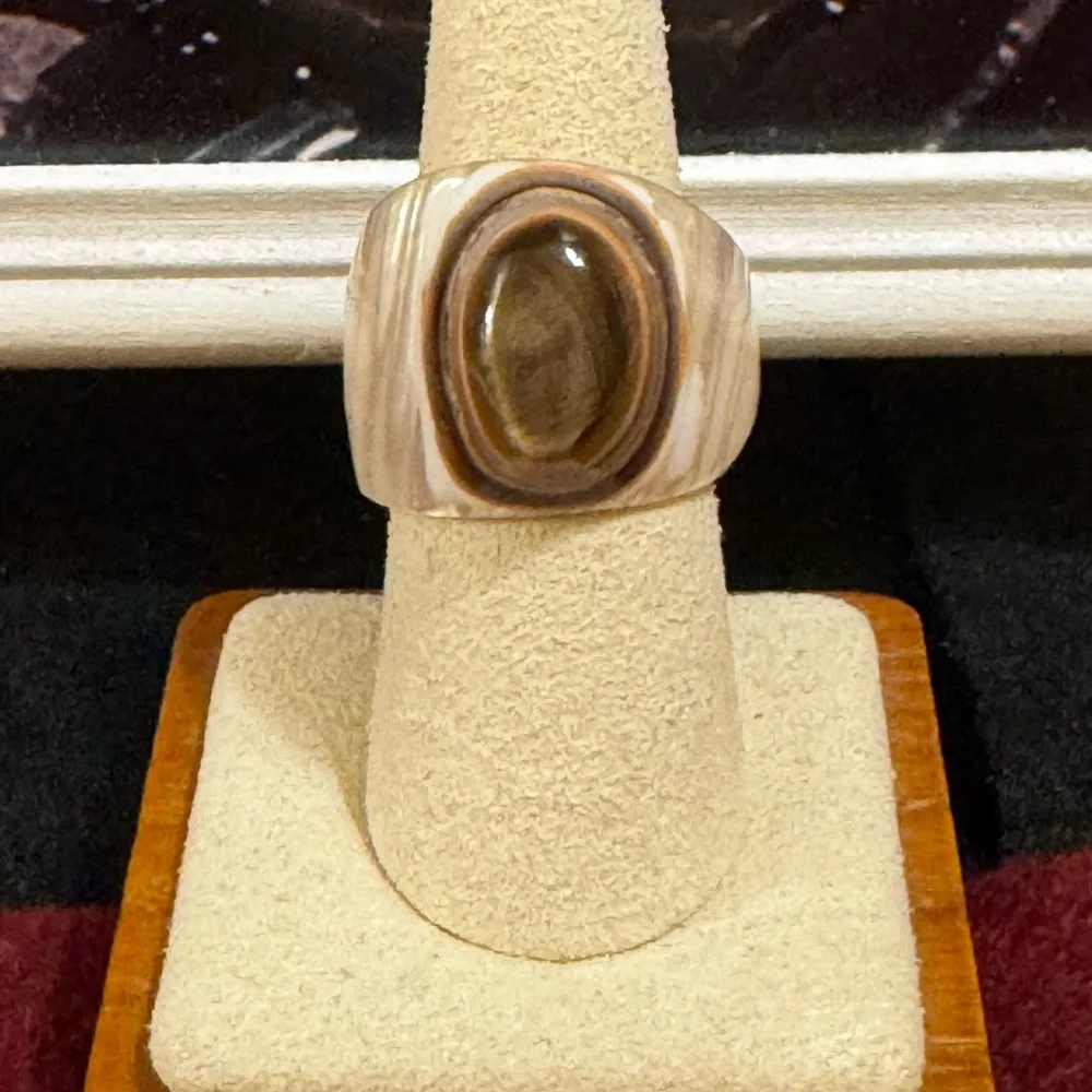 N/A beautifully carved