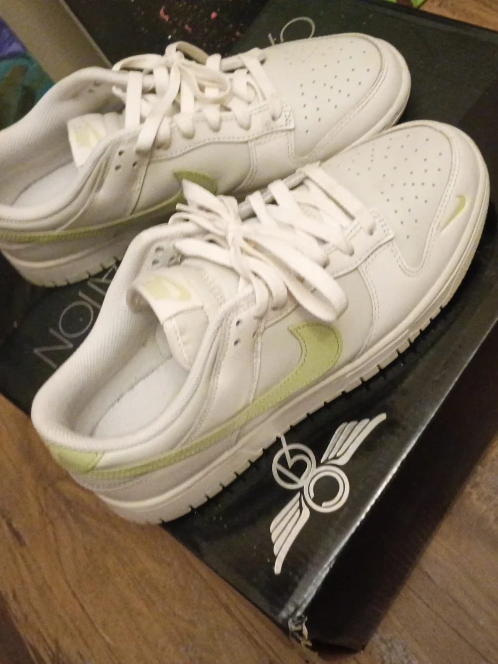 Nike Wmns Dunk Low 'Phantom Olive Aura'