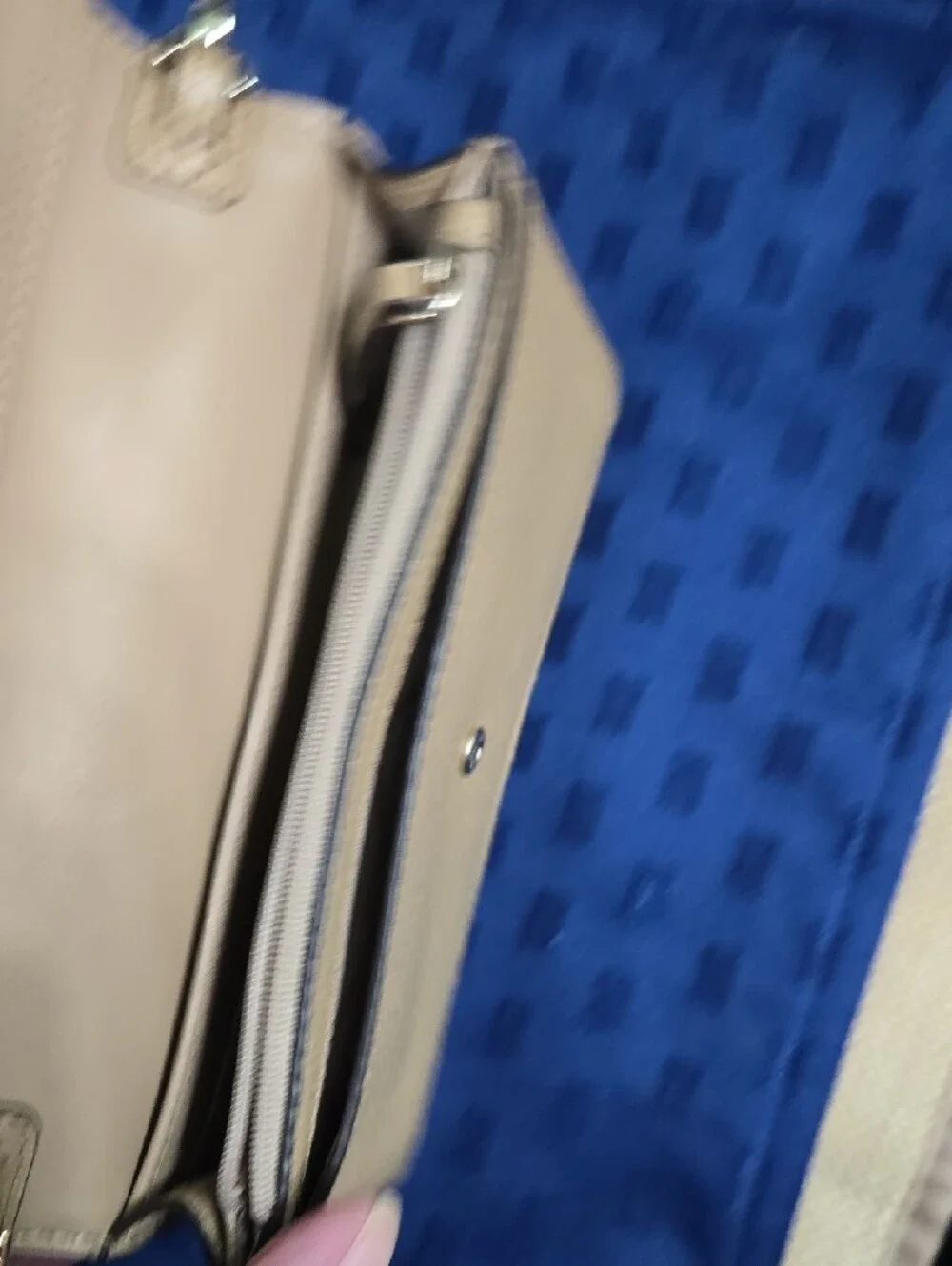 Michael Kors compact pebbled