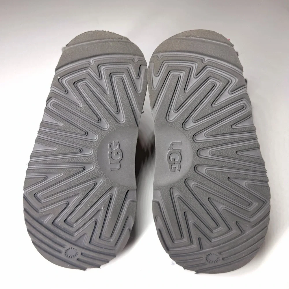 UGG excellent pre