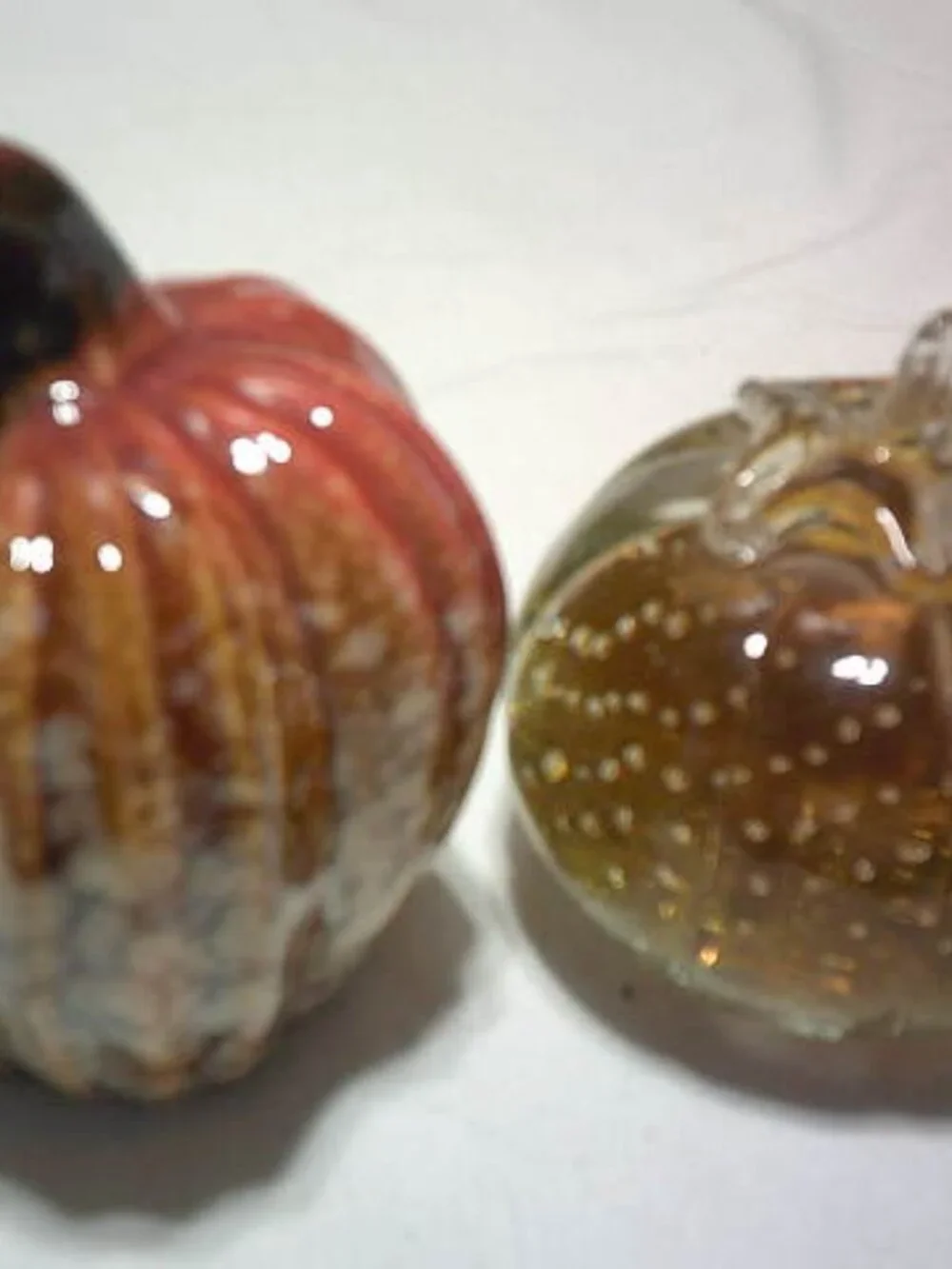 LOT 2 VTG PORCELAIN GLASS SMALL FALL PUMPKIN GOURDS HEAVY PAPER WEIGHTS DECOR 🎃