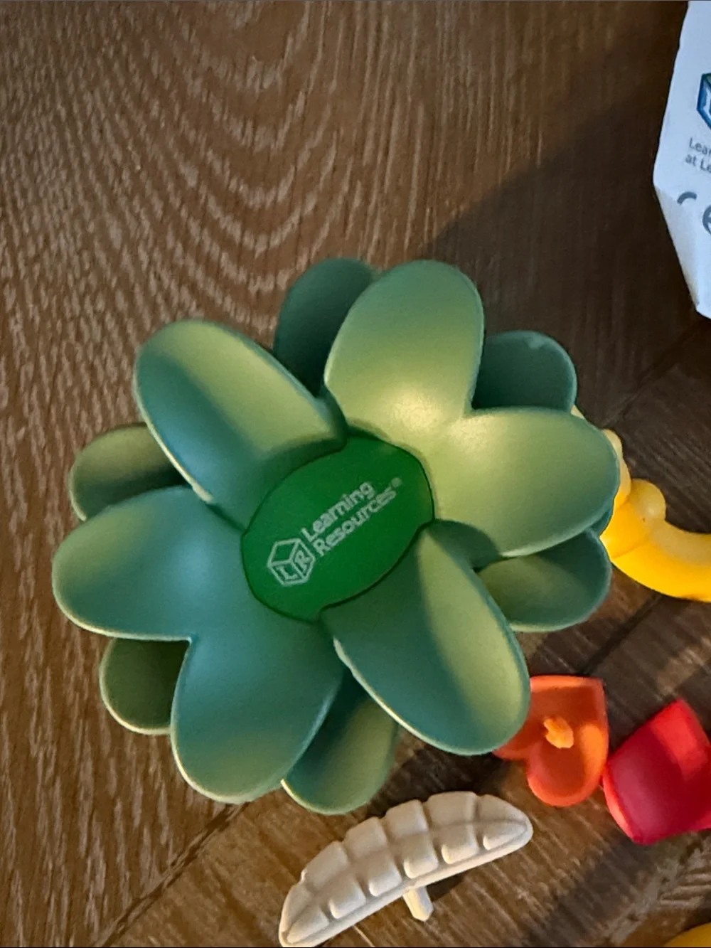 Learning Resources Pineapple Feelings Fine Motor Toy – Incomplete