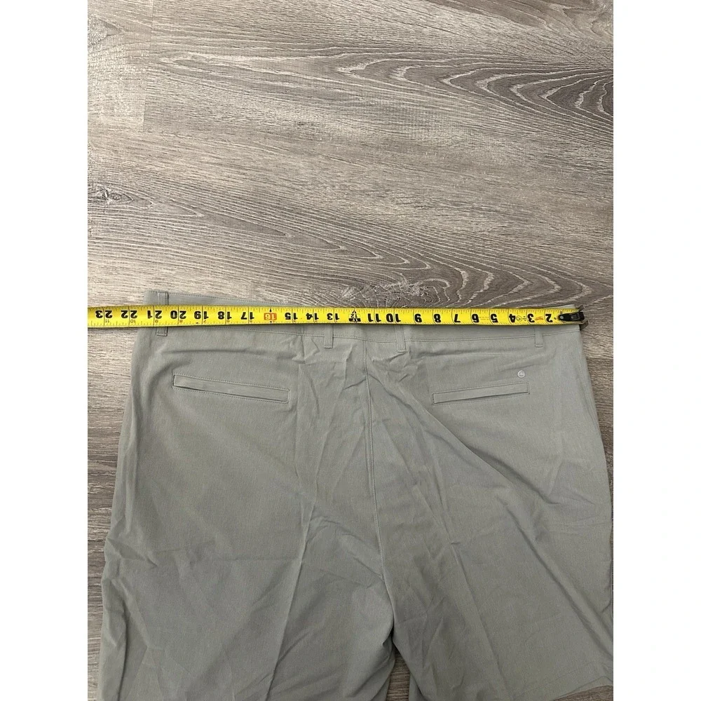 Peter Millar Crown Sport Shackleford Performance Shorts Size 42 Gray