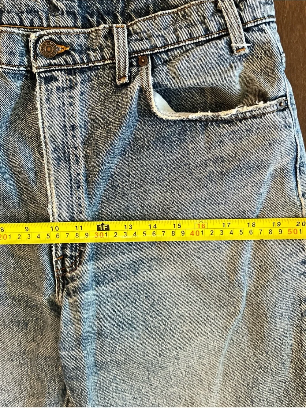 Levis relaxed light