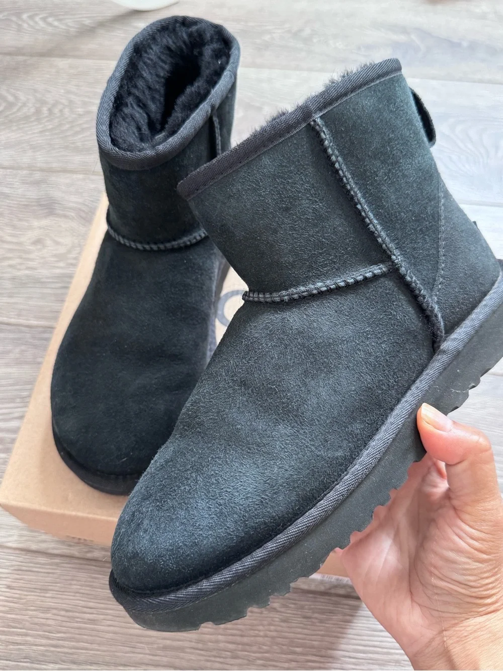 UGG classic short