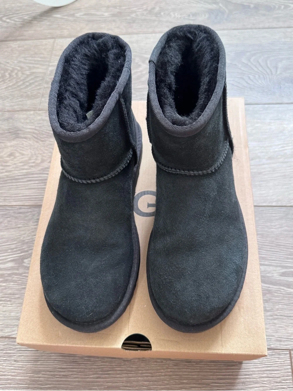 UGG classic short