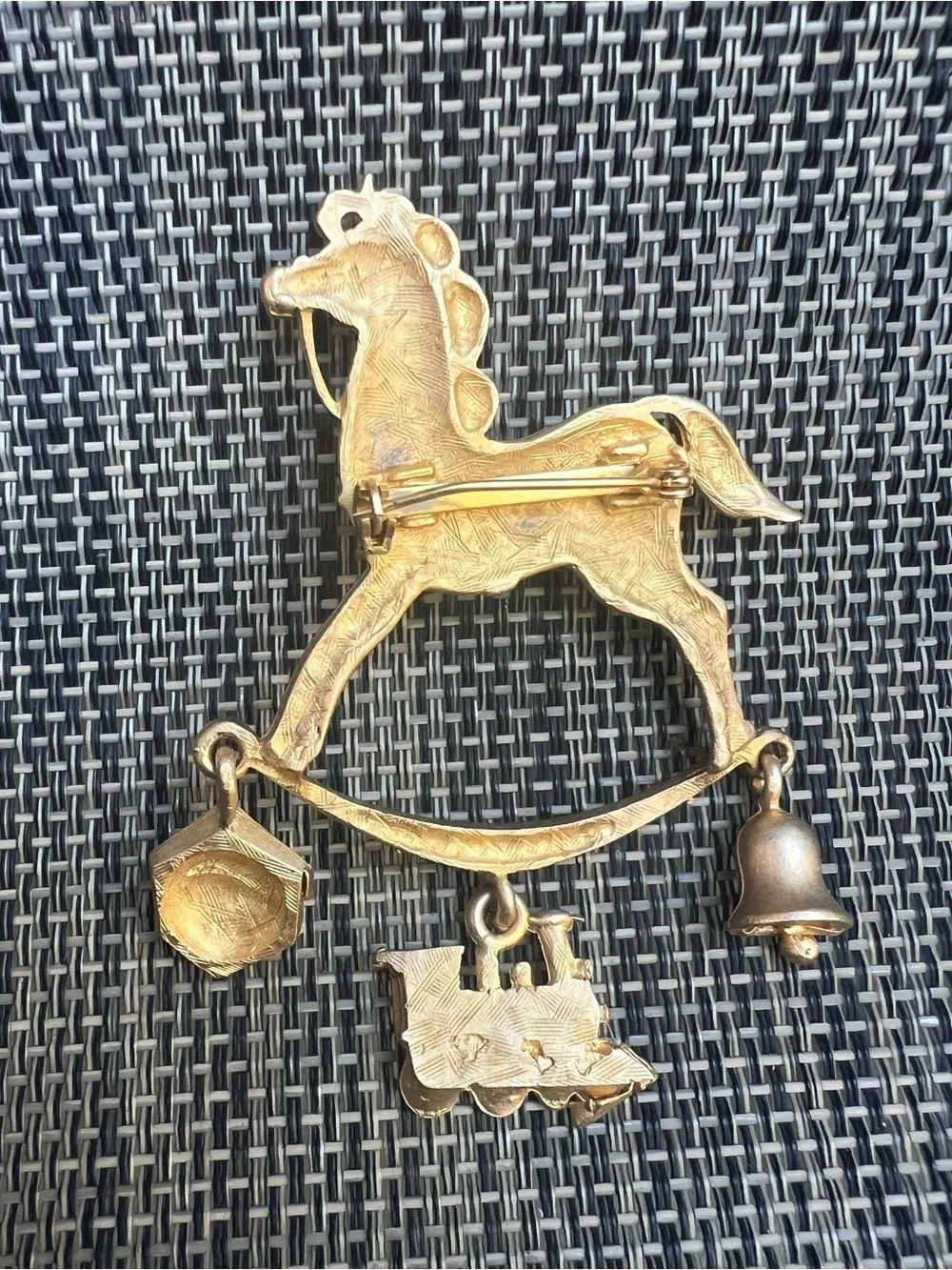 None elegant gold